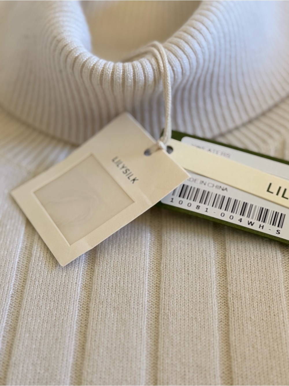 Cashmere LILYSILK Turtleneck Sweater